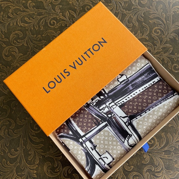 New Louis Vuitton Scarf Trunks Monogram Beige Brown Silk Wrap with LV Gift Box - Picture 1 of 15